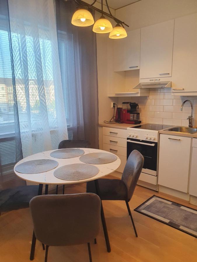 Moderni, Viihtyisae Pikkukaksio Saunalla Björneborg Eksteriør bilde